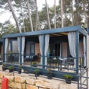 Total Escape Mobile Nera Camp Porton Biondi Rovinj
