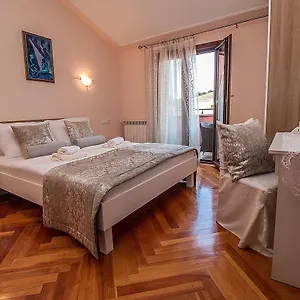 Rose Apartman